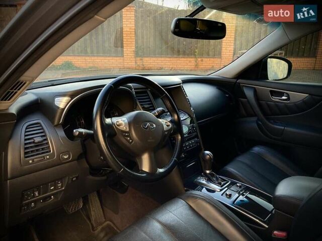 Серый Инфинити QX70, объемом двигателя 3.7 л и пробегом 116 тыс. км за 14900 $, фото 9 на Automoto.ua