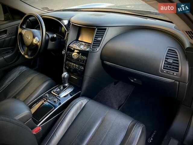 Серый Инфинити QX70, объемом двигателя 3.7 л и пробегом 116 тыс. км за 14900 $, фото 13 на Automoto.ua