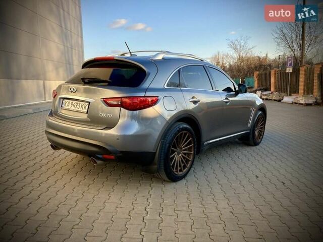 Серый Инфинити QX70, объемом двигателя 3.7 л и пробегом 116 тыс. км за 14900 $, фото 6 на Automoto.ua