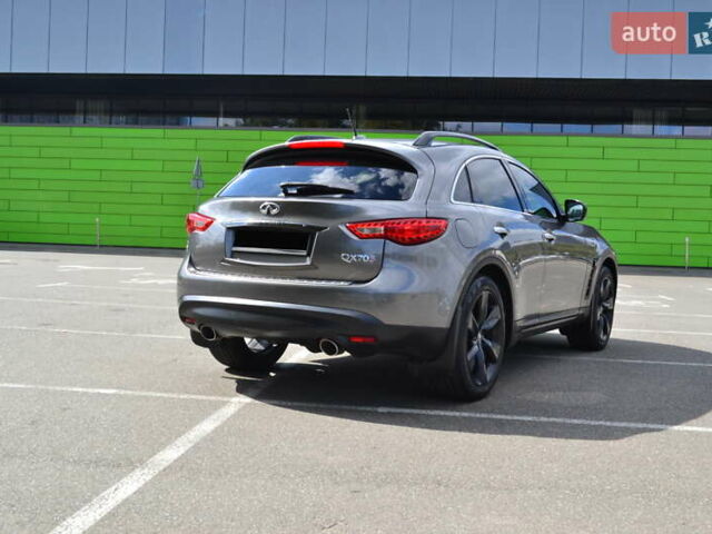 Сірий Інфініті QX70, об'ємом двигуна 3.7 л та пробігом 181 тис. км за 18300 $, фото 1 на Automoto.ua