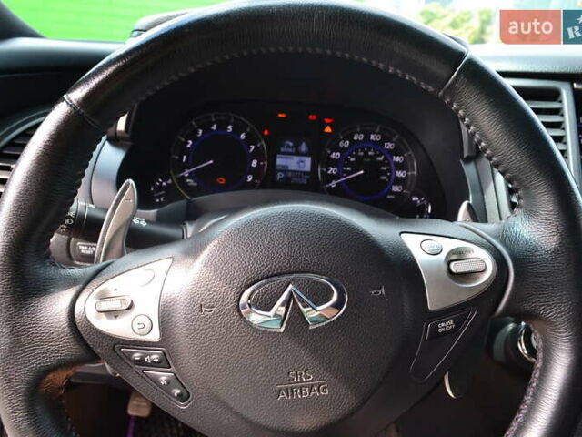 Сірий Інфініті QX70, об'ємом двигуна 3.7 л та пробігом 181 тис. км за 18300 $, фото 22 на Automoto.ua