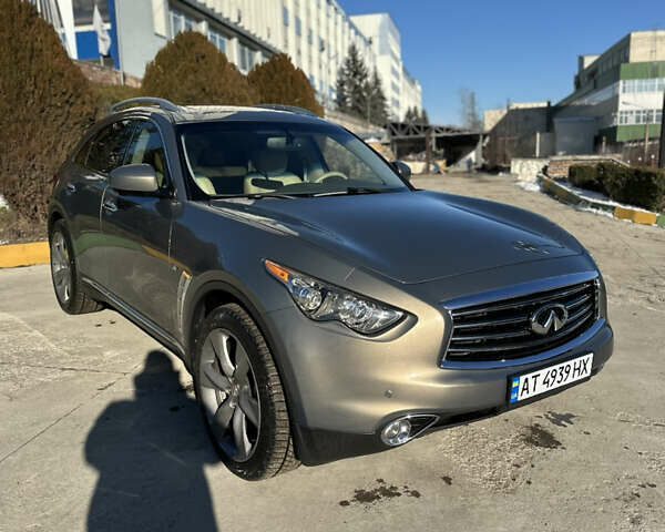 Серый Инфинити QX70, объемом двигателя 3.7 л и пробегом 90 тыс. км за 20000 $, фото 4 на Automoto.ua
