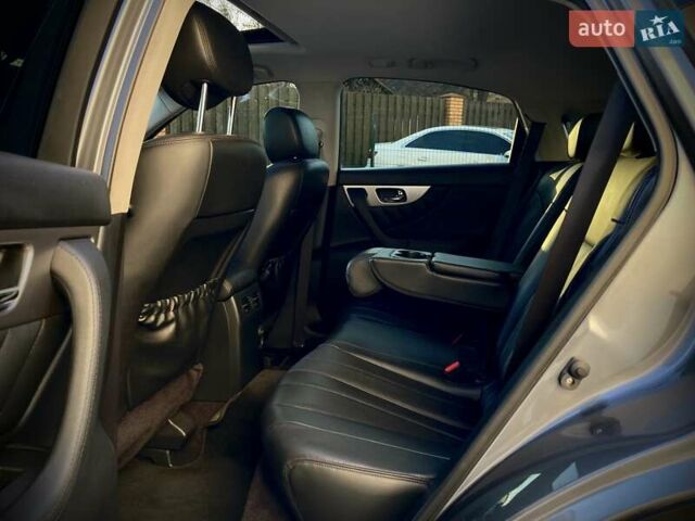 Серый Инфинити QX70, объемом двигателя 3.7 л и пробегом 116 тыс. км за 14900 $, фото 15 на Automoto.ua