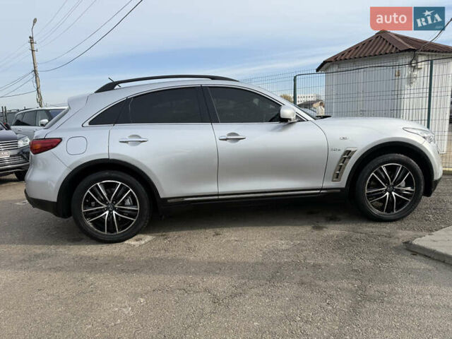 Серый Инфинити QX70, объемом двигателя 2.99 л и пробегом 181 тыс. км за 19990 $, фото 7 на Automoto.ua