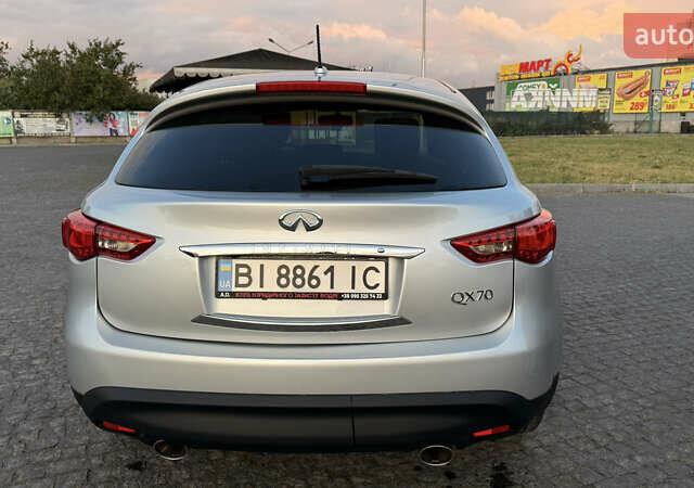 Серый Инфинити QX70, объемом двигателя 3.7 л и пробегом 148 тыс. км за 20500 $, фото 8 на Automoto.ua