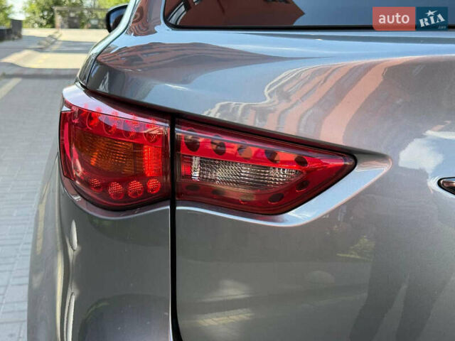 Серый Инфинити QX70, объемом двигателя 2.99 л и пробегом 210 тыс. км за 17000 $, фото 10 на Automoto.ua