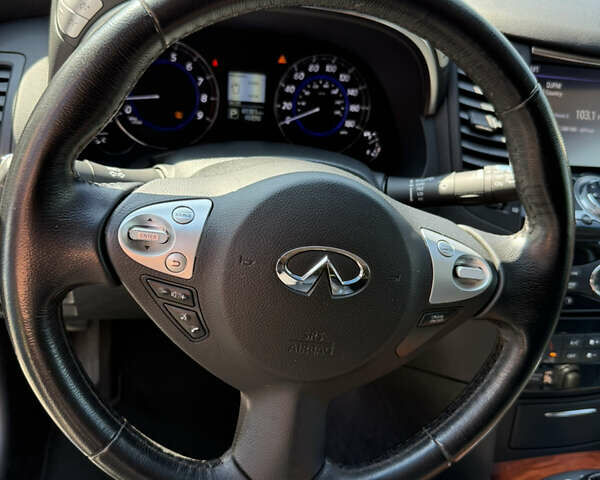 Серый Инфинити QX70, объемом двигателя 3.7 л и пробегом 79 тыс. км за 19900 $, фото 19 на Automoto.ua