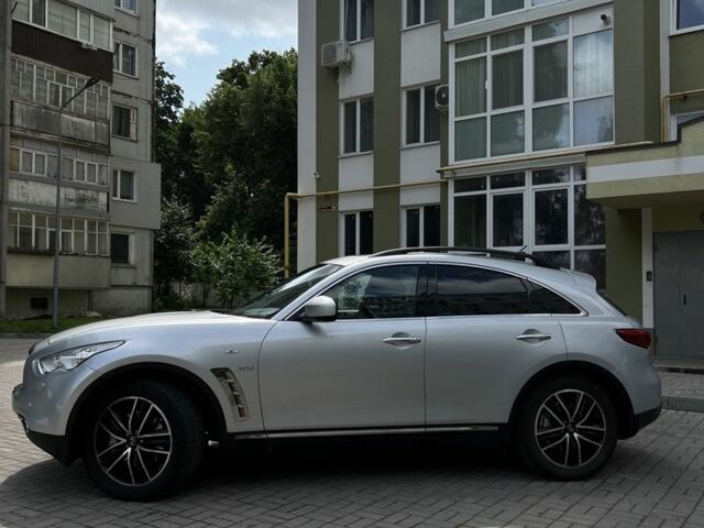 Сірий Інфініті QX70, об'ємом двигуна 3 л та пробігом 170 тис. км за 21500 $, фото 6 на Automoto.ua