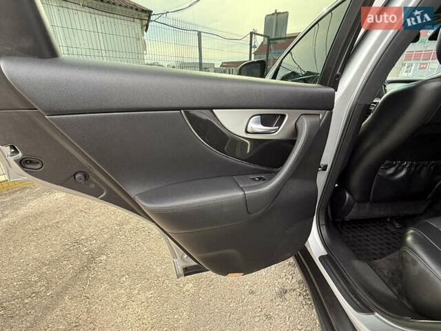 Серый Инфинити QX70, объемом двигателя 2.99 л и пробегом 181 тыс. км за 19990 $, фото 12 на Automoto.ua