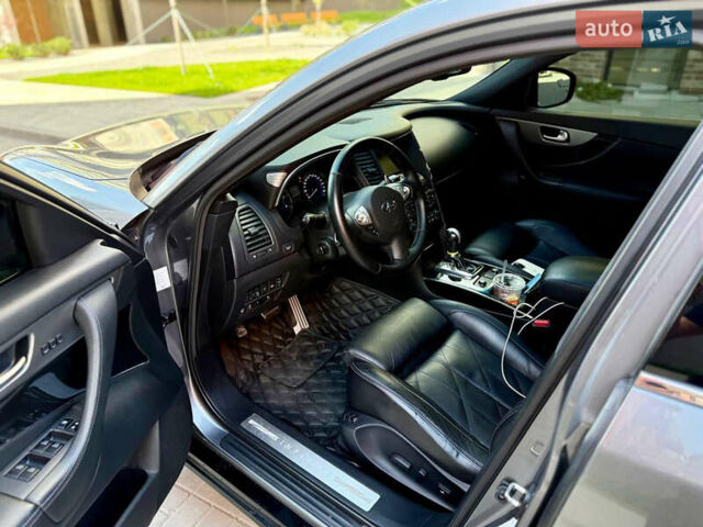 Серый Инфинити QX70, объемом двигателя 2.99 л и пробегом 210 тыс. км за 17000 $, фото 7 на Automoto.ua