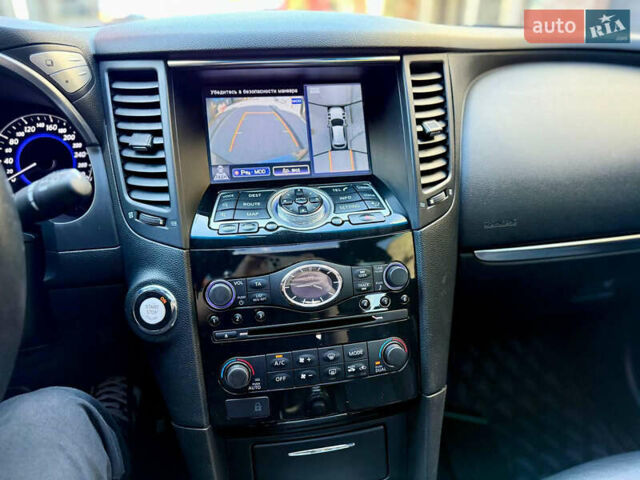 Серый Инфинити QX70, объемом двигателя 2.99 л и пробегом 210 тыс. км за 17000 $, фото 8 на Automoto.ua