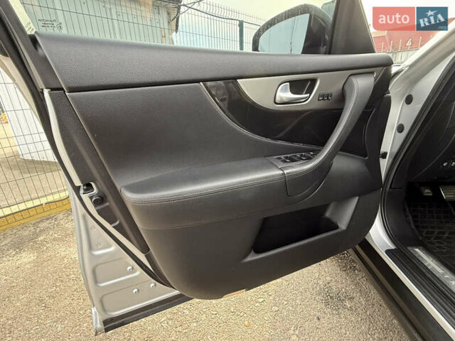 Серый Инфинити QX70, объемом двигателя 2.99 л и пробегом 181 тыс. км за 19990 $, фото 11 на Automoto.ua