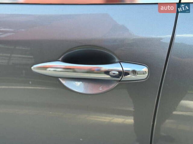 Серый Инфинити QX70, объемом двигателя 2.99 л и пробегом 210 тыс. км за 17000 $, фото 14 на Automoto.ua