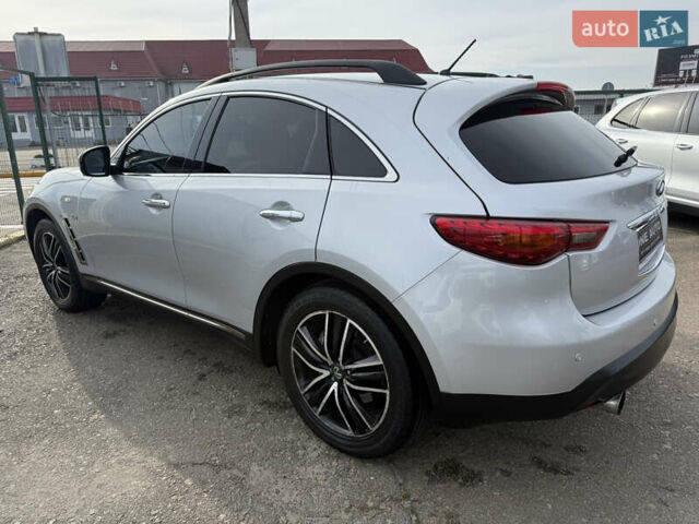 Серый Инфинити QX70, объемом двигателя 2.99 л и пробегом 181 тыс. км за 19990 $, фото 4 на Automoto.ua