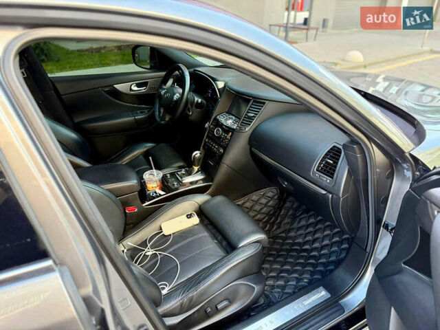 Серый Инфинити QX70, объемом двигателя 2.99 л и пробегом 210 тыс. км за 17000 $, фото 4 на Automoto.ua