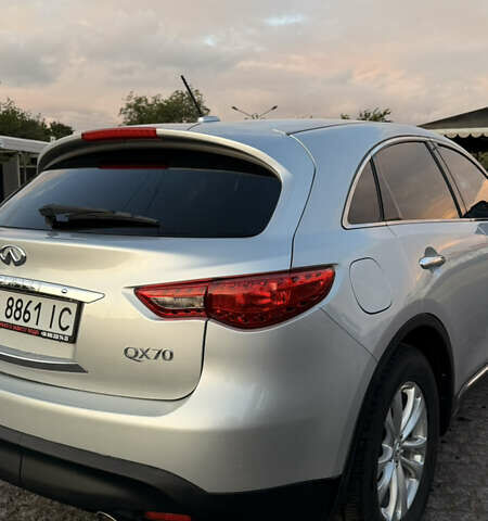 Серый Инфинити QX70, объемом двигателя 3.7 л и пробегом 148 тыс. км за 20500 $, фото 15 на Automoto.ua