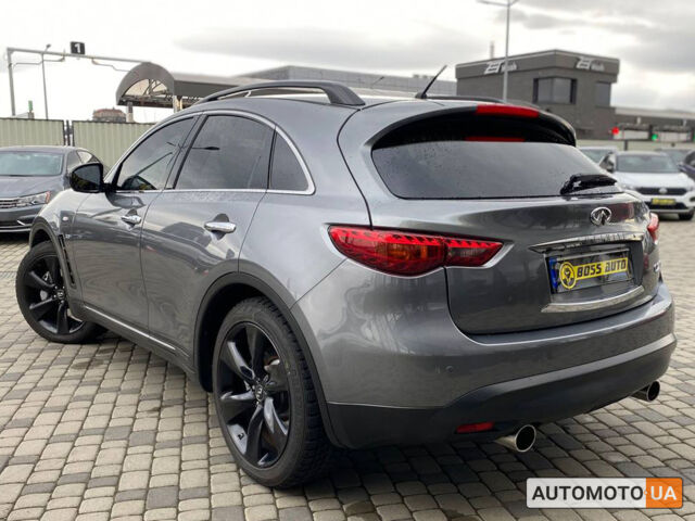 Серый Инфинити QX70, объемом двигателя 3 л и пробегом 209 тыс. км за 24800 $, фото 4 на Automoto.ua