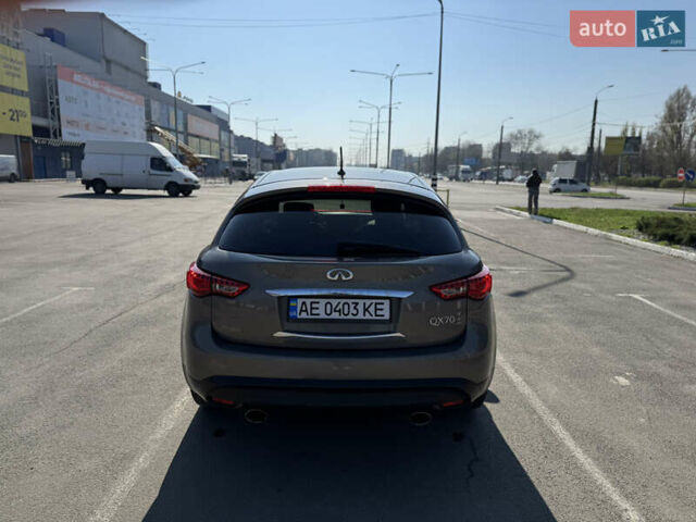 Сірий Інфініті QX70, об'ємом двигуна 3.7 л та пробігом 139 тис. км за 14500 $, фото 5 на Automoto.ua