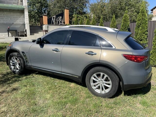 Серый Инфинити QX70, объемом двигателя 3.7 л и пробегом 373 тыс. км за 16000 $, фото 5 на Automoto.ua