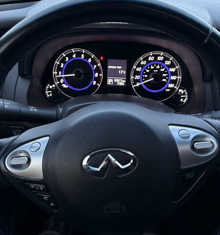 Сірий Інфініті QX70, об'ємом двигуна 3.7 л та пробігом 148 тис. км за 17000 $, фото 17 на Automoto.ua