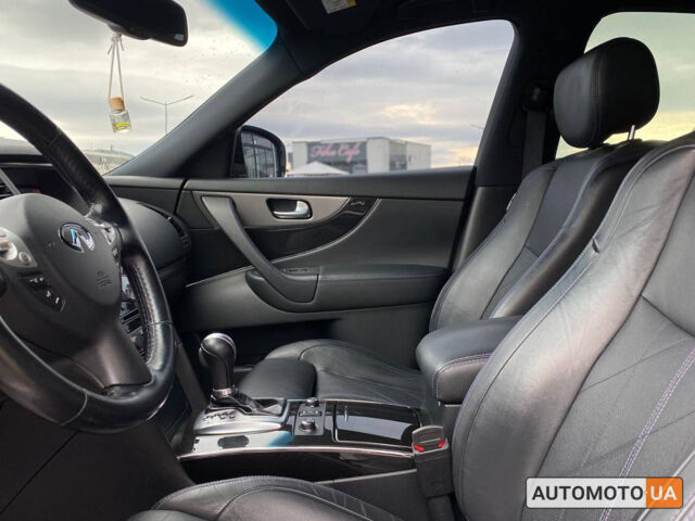 Серый Инфинити QX70, объемом двигателя 3 л и пробегом 209 тыс. км за 24800 $, фото 11 на Automoto.ua