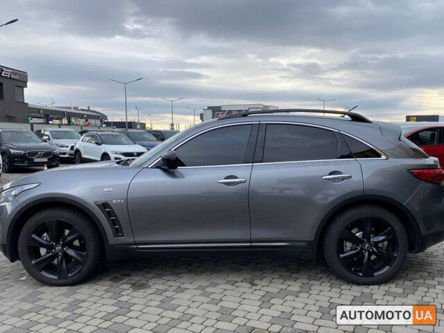 Серый Инфинити QX70, объемом двигателя 3 л и пробегом 209 тыс. км за 24800 $, фото 3 на Automoto.ua