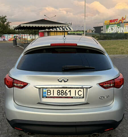 Серый Инфинити QX70, объемом двигателя 3.7 л и пробегом 148 тыс. км за 20500 $, фото 5 на Automoto.ua