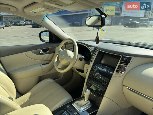Сірий Інфініті QX70, об'ємом двигуна 3.7 л та пробігом 139 тис. км за 14500 $, фото 8 на Automoto.ua