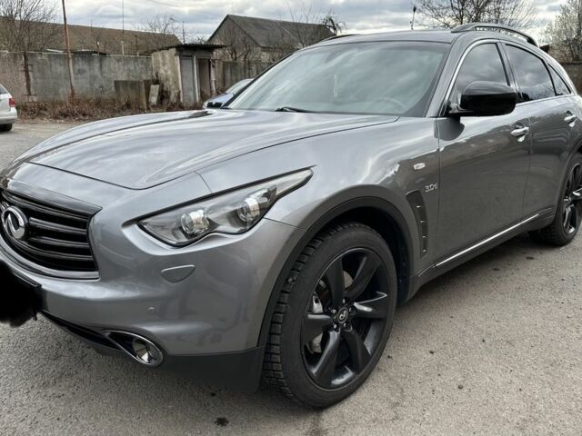 Серый Инфинити QX70, объемом двигателя 3 л и пробегом 209 тыс. км за 22500 $, фото 3 на Automoto.ua