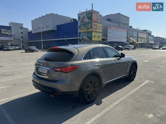 Сірий Інфініті QX70, об'ємом двигуна 3.7 л та пробігом 139 тис. км за 14500 $, фото 4 на Automoto.ua