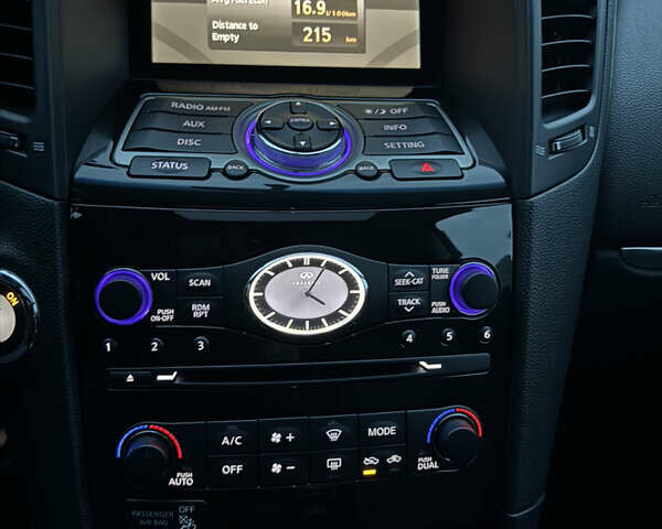 Серый Инфинити QX70, объемом двигателя 3.7 л и пробегом 172 тыс. км за 16500 $, фото 29 на Automoto.ua