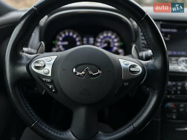 Сірий Інфініті QX70, об'ємом двигуна 3.7 л та пробігом 120 тис. км за 19000 $, фото 32 на Automoto.ua