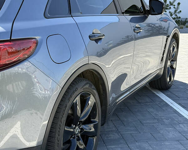 Серый Инфинити QX70, объемом двигателя 3.7 л и пробегом 195 тыс. км за 18000 $, фото 12 на Automoto.ua