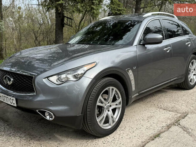 Серый Инфинити QX70, объемом двигателя 3.7 л и пробегом 64 тыс. км за 23900 $, фото 5 на Automoto.ua