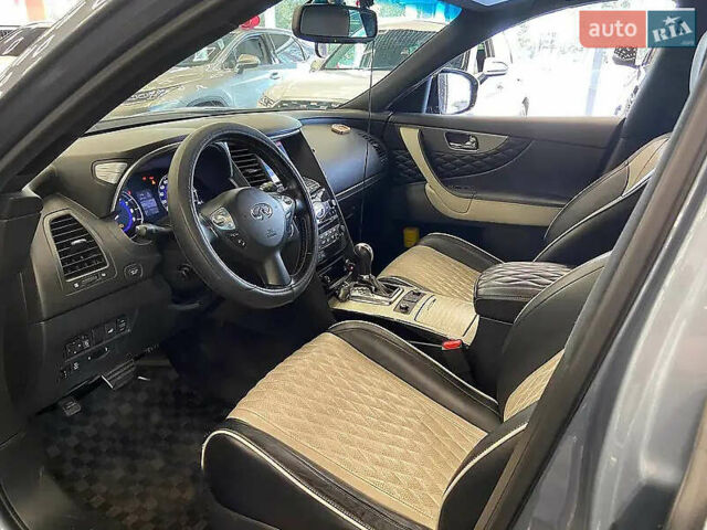 Серый Инфинити QX70, объемом двигателя 3.7 л и пробегом 70 тыс. км за 26900 $, фото 15 на Automoto.ua