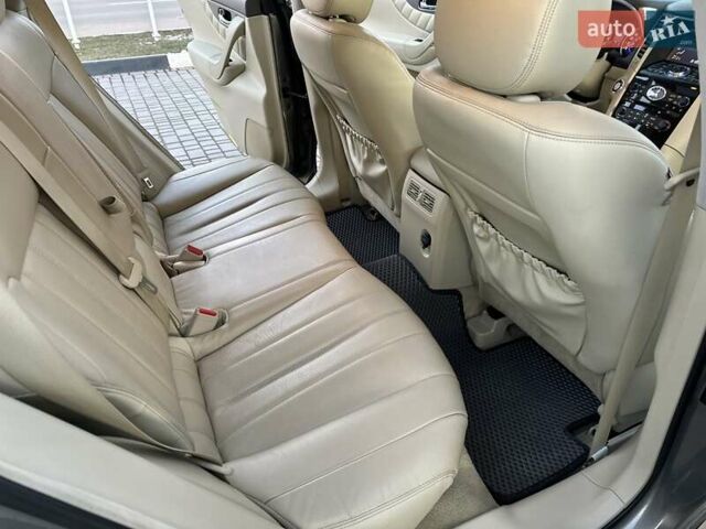 Сірий Інфініті QX70, об'ємом двигуна 3.7 л та пробігом 106 тис. км за 21999 $, фото 43 на Automoto.ua
