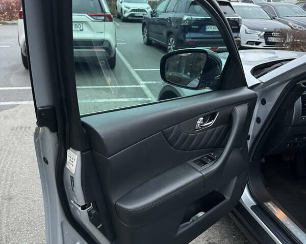 Серый Инфинити QX70, объемом двигателя 3.7 л и пробегом 172 тыс. км за 16500 $, фото 20 на Automoto.ua