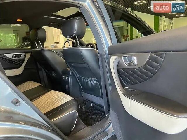 Серый Инфинити QX70, объемом двигателя 3.7 л и пробегом 70 тыс. км за 26900 $, фото 26 на Automoto.ua