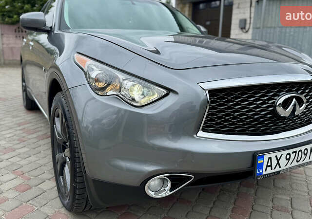 Серый Инфинити QX70, объемом двигателя 3.7 л и пробегом 112 тыс. км за 22200 $, фото 24 на Automoto.ua