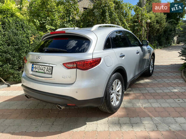 Серый Инфинити QX70, объемом двигателя 3.7 л и пробегом 91 тыс. км за 16900 $, фото 11 на Automoto.ua