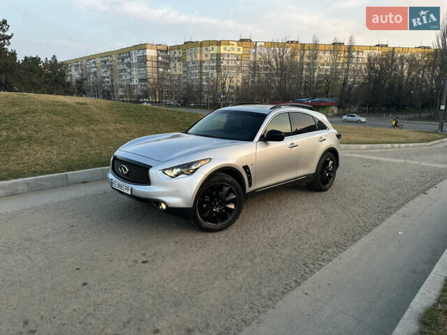 Сірий Інфініті QX70, об'ємом двигуна 3.7 л та пробігом 120 тис. км за 19000 $, фото 3 на Automoto.ua