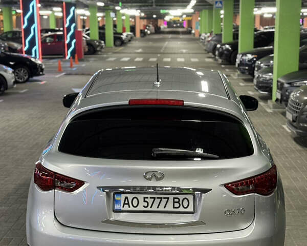 Серый Инфинити QX70, объемом двигателя 3.7 л и пробегом 172 тыс. км за 16500 $, фото 8 на Automoto.ua