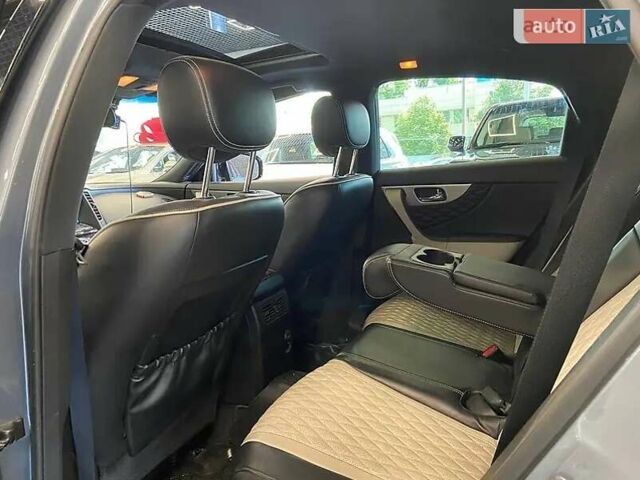 Серый Инфинити QX70, объемом двигателя 3.7 л и пробегом 70 тыс. км за 26900 $, фото 18 на Automoto.ua