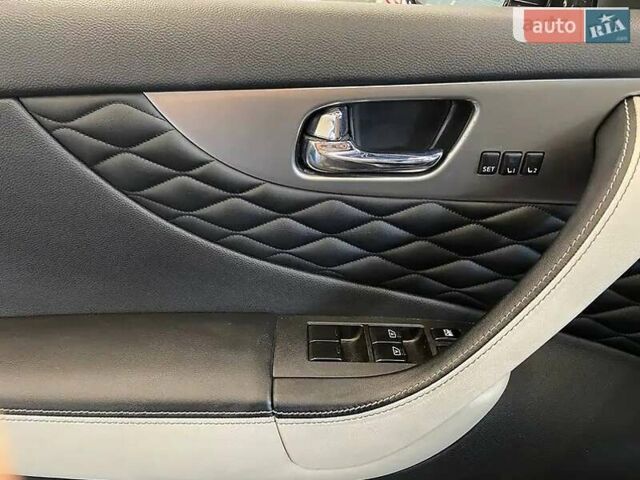 Серый Инфинити QX70, объемом двигателя 3.7 л и пробегом 70 тыс. км за 26900 $, фото 19 на Automoto.ua