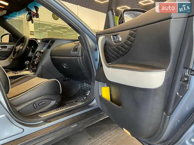 Серый Инфинити QX70, объемом двигателя 3.7 л и пробегом 70 тыс. км за 26900 $, фото 33 на Automoto.ua