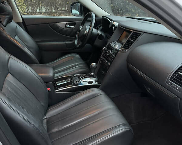 Серый Инфинити QX70, объемом двигателя 3.7 л и пробегом 172 тыс. км за 16500 $, фото 13 на Automoto.ua