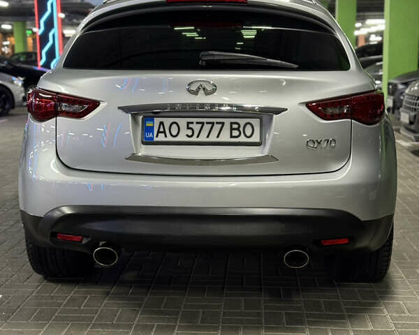 Серый Инфинити QX70, объемом двигателя 3.7 л и пробегом 172 тыс. км за 16500 $, фото 6 на Automoto.ua