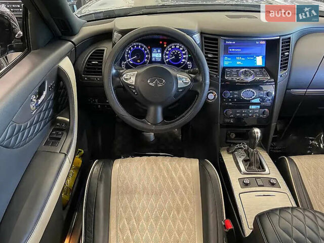 Серый Инфинити QX70, объемом двигателя 3.7 л и пробегом 70 тыс. км за 26900 $, фото 16 на Automoto.ua