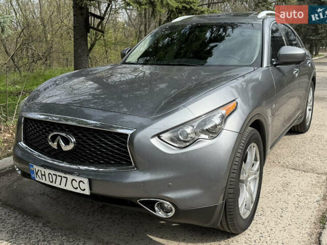 Серый Инфинити QX70, объемом двигателя 3.7 л и пробегом 64 тыс. км за 23900 $, фото 4 на Automoto.ua