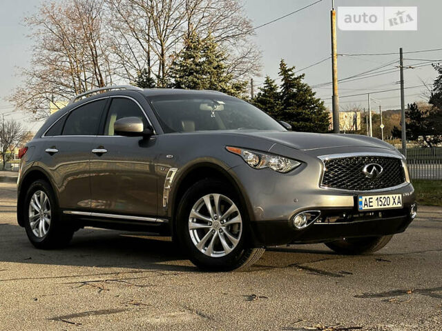 Сірий Інфініті QX70, об'ємом двигуна 3.7 л та пробігом 41 тис. км за 23500 $, фото 2 на Automoto.ua